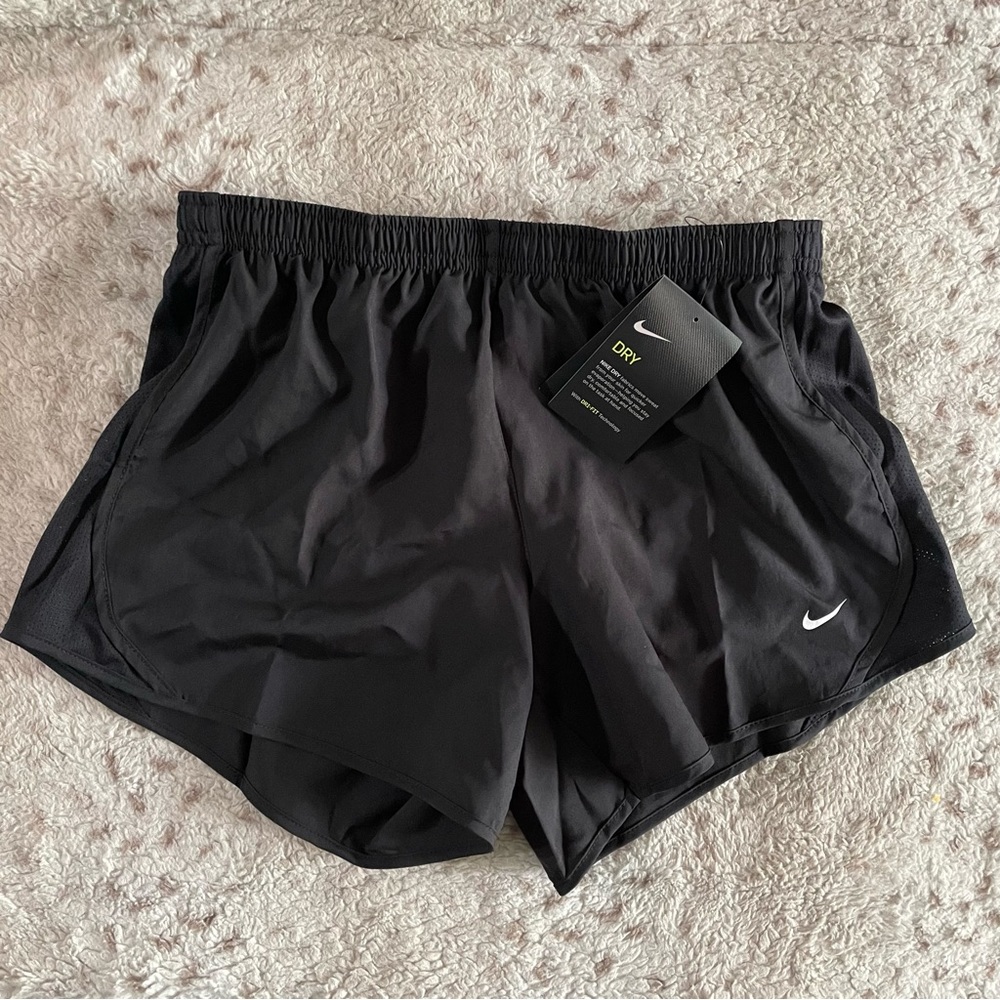 NWT Nike Girl’s Tempo Shorts